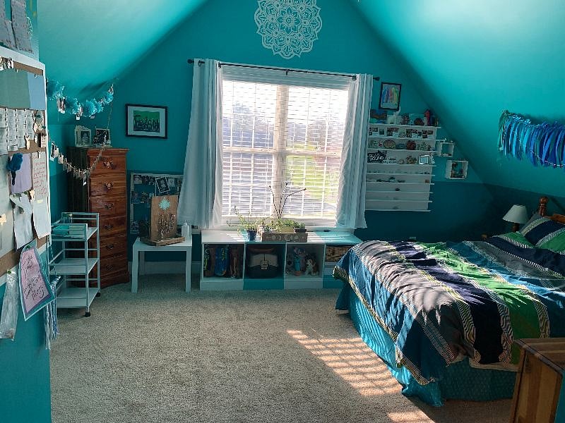Cozy quiet room