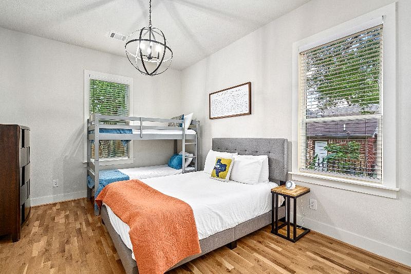 3rd bedroom has bunkbeds for additional accommodations