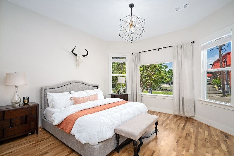 Master bedroom
