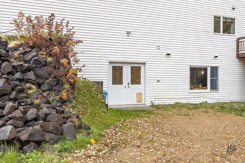 Parking for one vehicle, outlet to plug in car. Recommend small SUV (Alaska Rental has cars with the best winter tires, BLIZZACS)