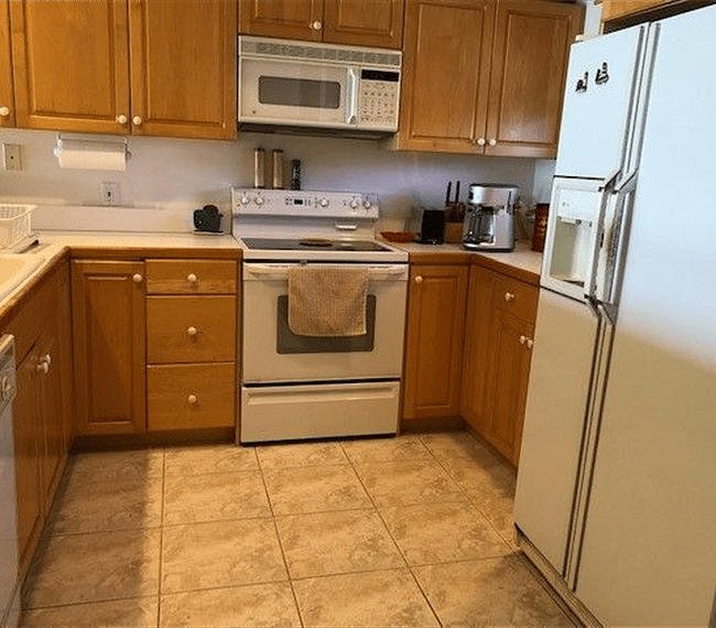 Full kitchen