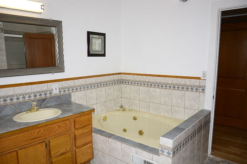 Top Floor Jetted Tub