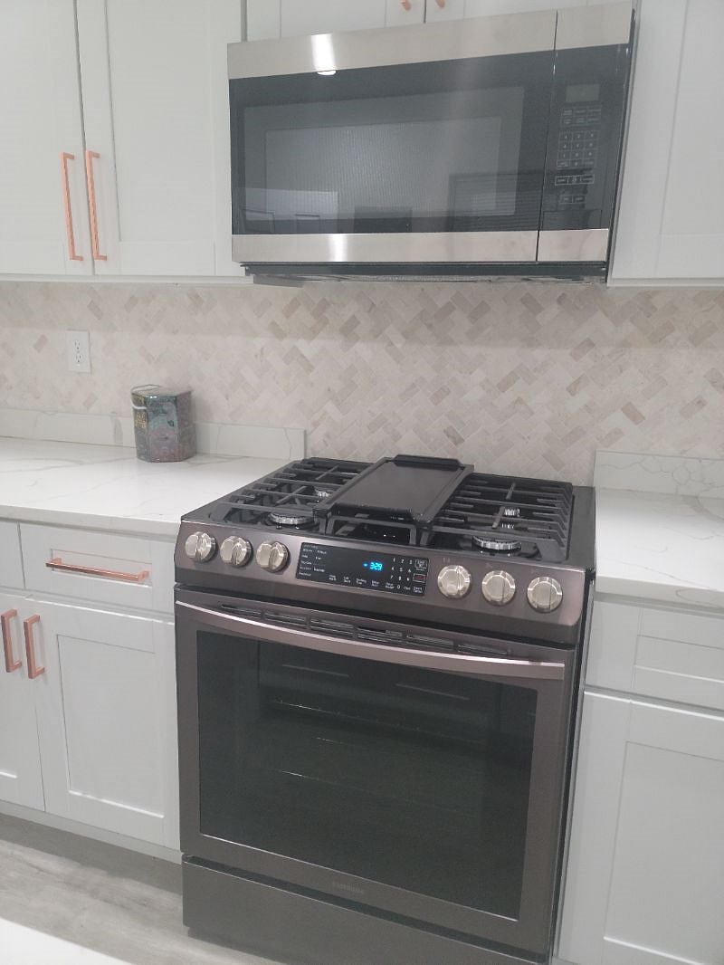 Stove with state of the art convection oven