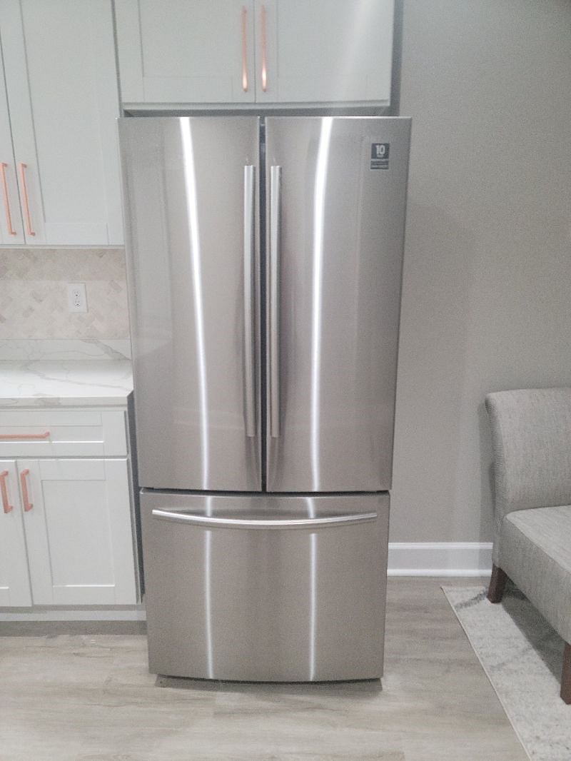 French door spacious refrigerator