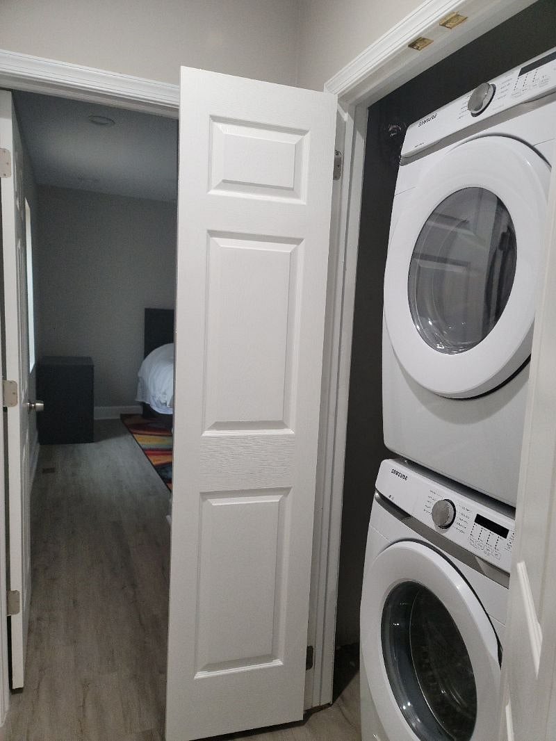 Room 1, smaller saute
Square footage. $1400 for space