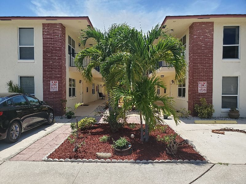 8 unit complex