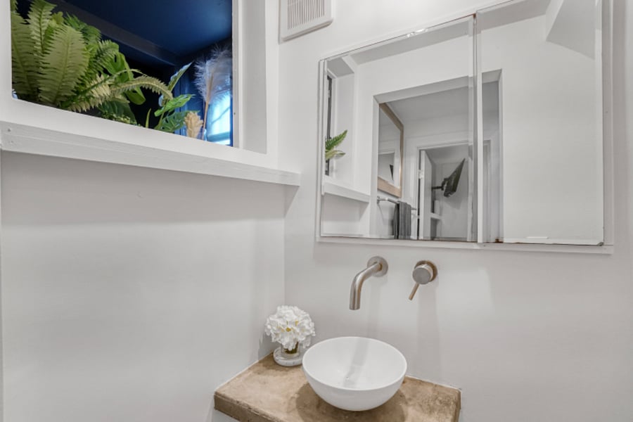 Bathroom 2: full bath