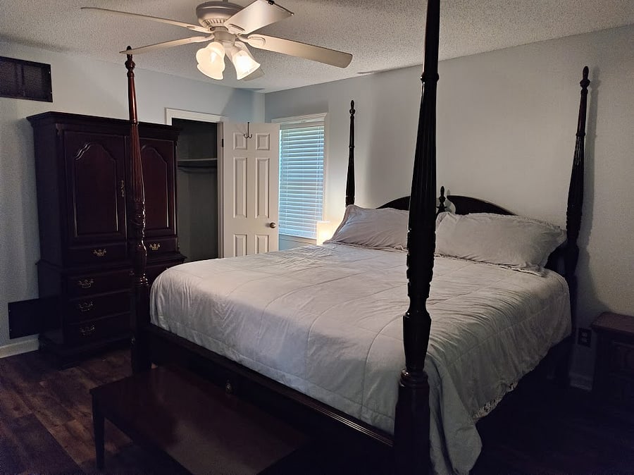 2nd bedroom