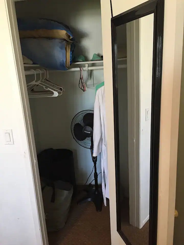 Walk-in Closet