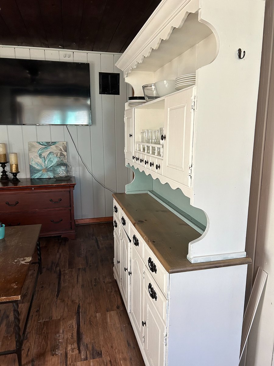 Queen Bee Cottage