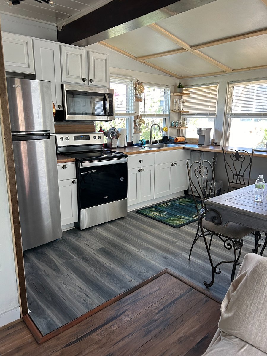 Queen Bee Cottage