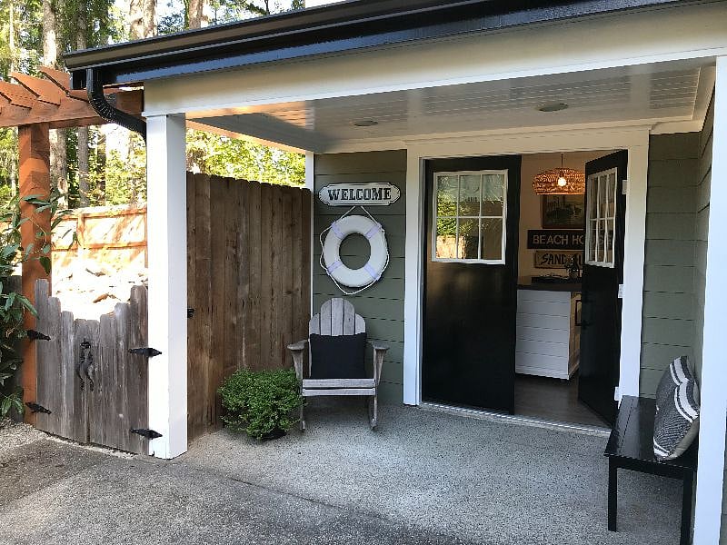Main entry of Cottage.
