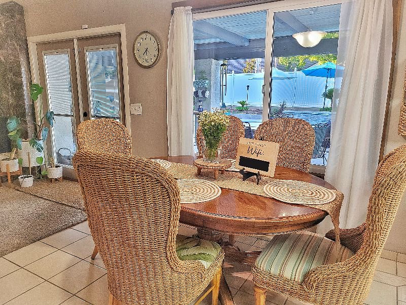Kitchen dining