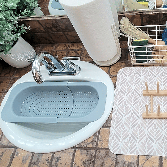 This second sink area is perfect for food prep, coffee bar and cleaning off dishes.