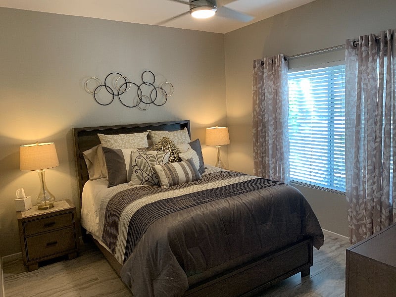 Second master bedroom features a queen size bed, premium mattress and bedding, 55 flat screen TV and beautiful views.