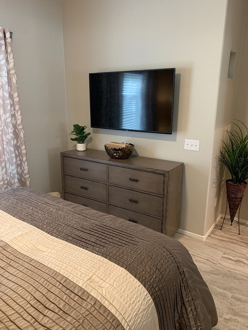 Both bedrooms feature brand new 50 TVs with premium cable service included.