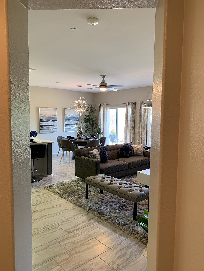 A truly open floor plan with high quality finishes throughout the Living, Dinning and Kitchen areas. ENJOY!