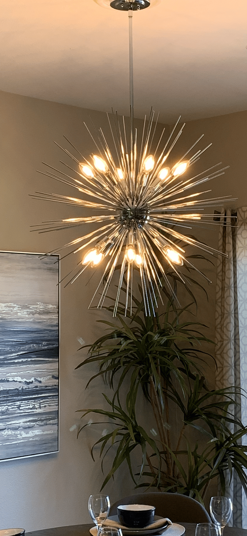Dinning room chandelier, Mid-Century style and sophistication.