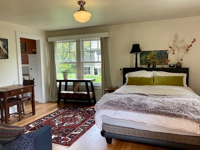 The Private Perch- your bright and cozy Portland home.