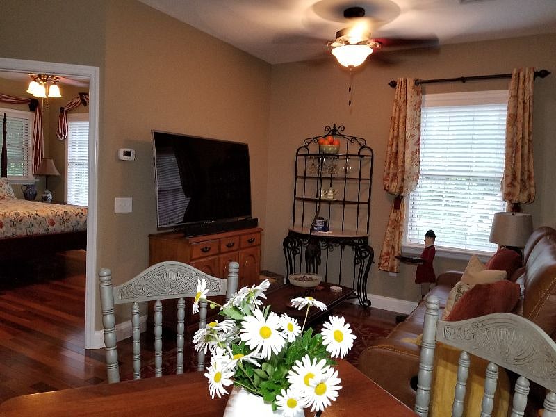 Furnished Finder property 315213_1 photo 8