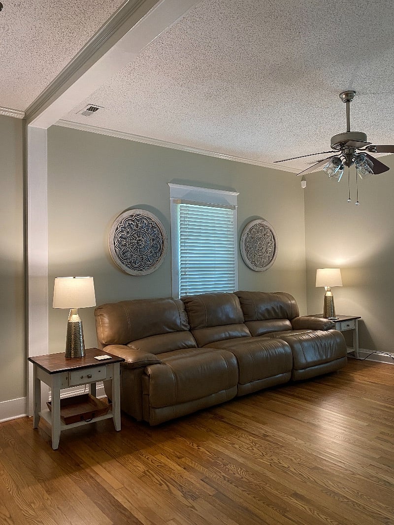 Large family room with 55 TV. Internet included.