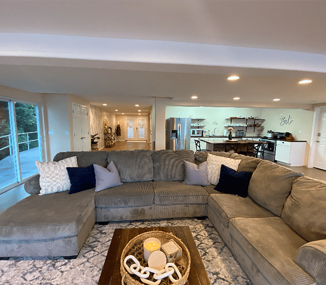 1st FLOOR LIVING ROOM