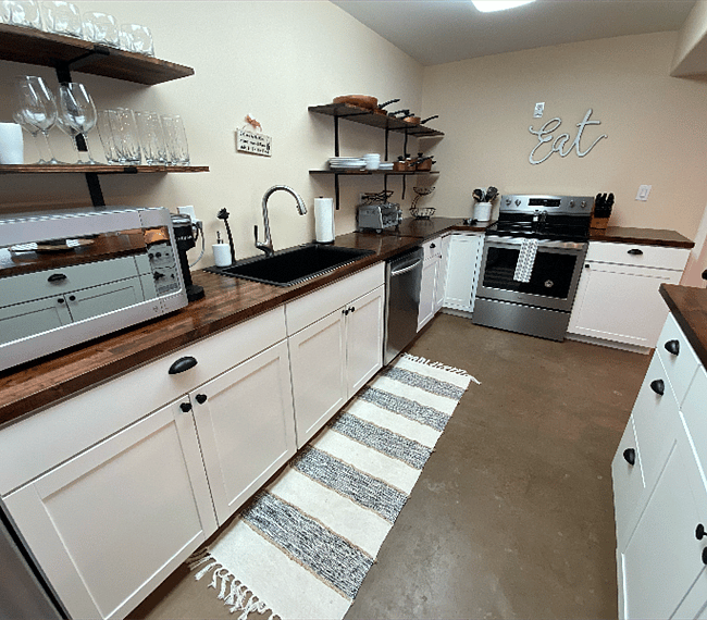 1st FLOOR KITCHEN (5-8)