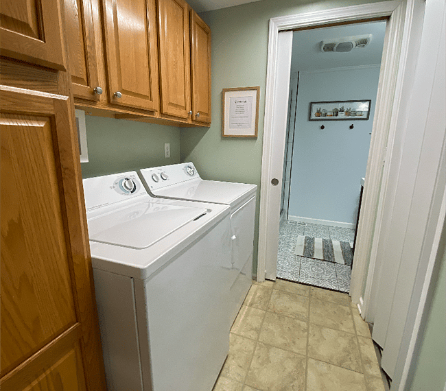 2nd FLOOR LAUNDRY (1-4)