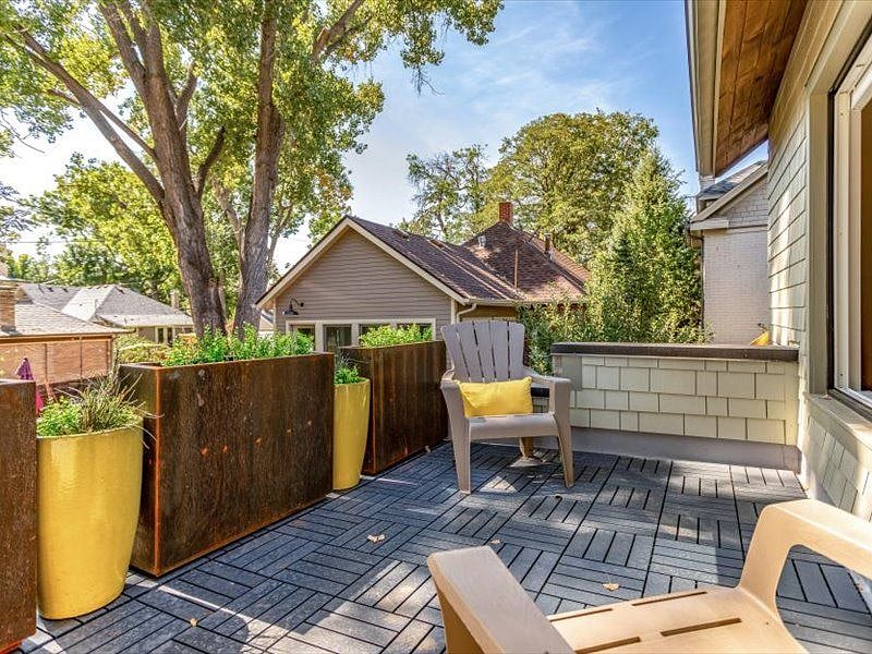 Coffee/cocktail patio on 2nd level- outside living room