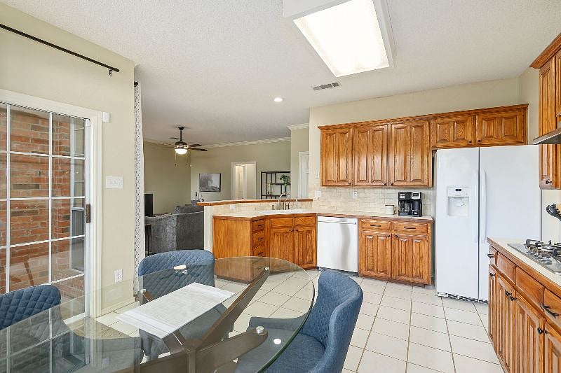 Furnished Finder property 315883_1 photo 7