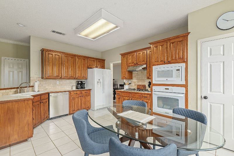 Furnished Finder property 315883_1 photo 6