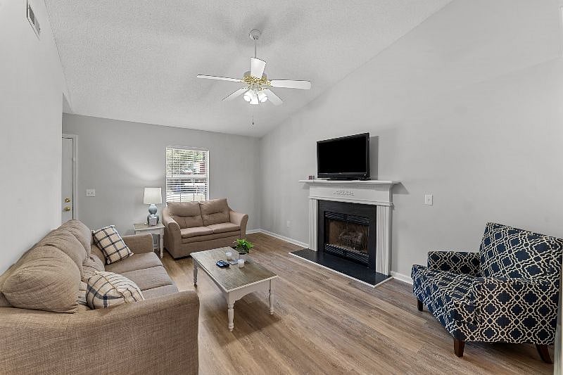 Furnished Finder property 316100_1 photo 3