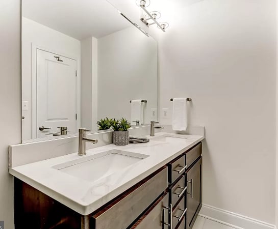 Master Bedroom Bathroom