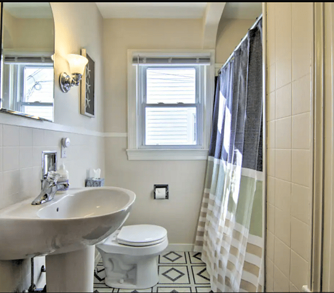 Full Bathroom | 1st Floor