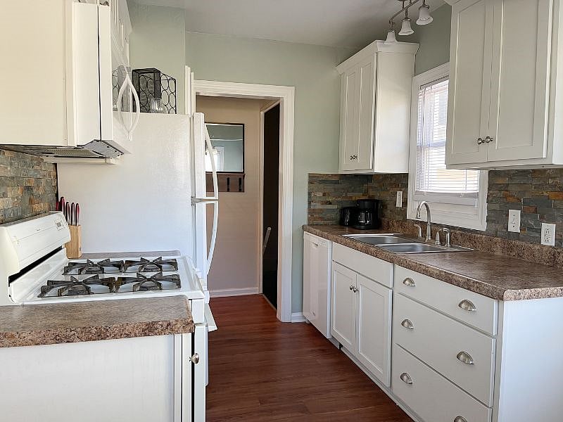 Furnished Finder property 316570_1 photo 8