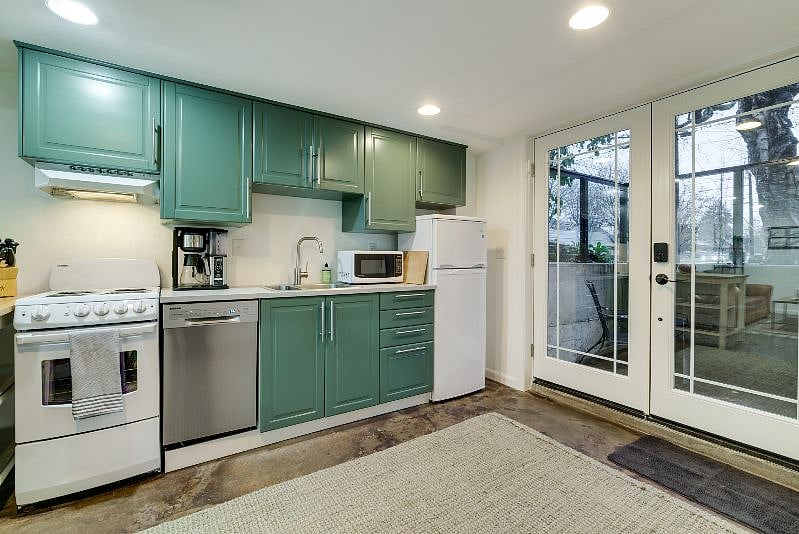 Furnished Finder property 316601_1 photo 6
