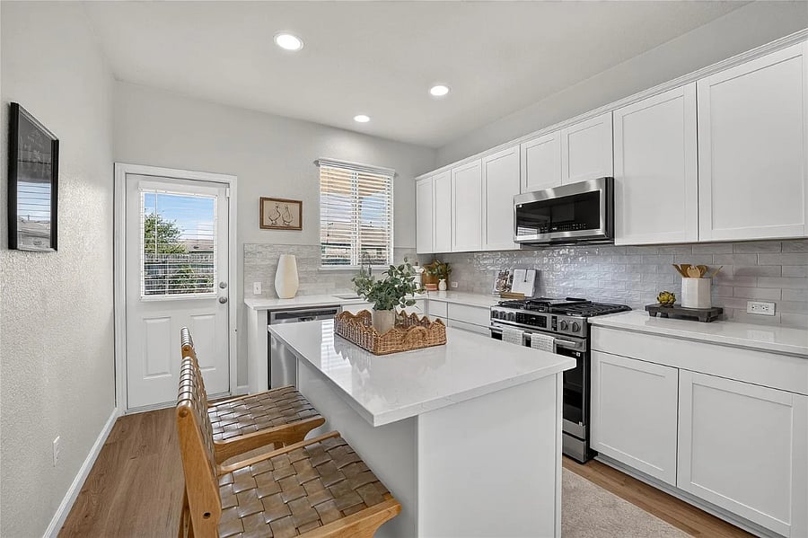 Furnished Finder property 316775_1 photo 1