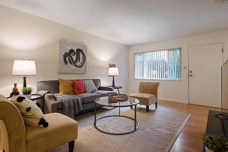 Furnished Finder property 316870_1 photo 3