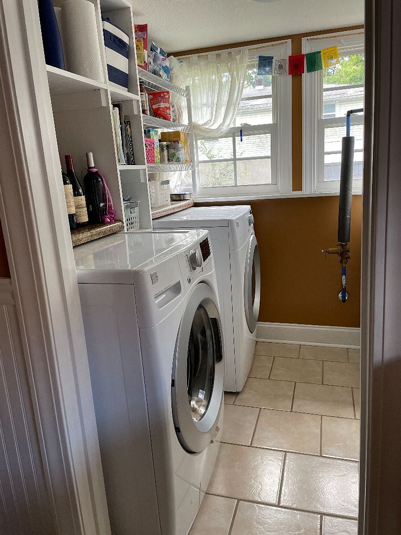 HE washer and Dryer. Large Pantry