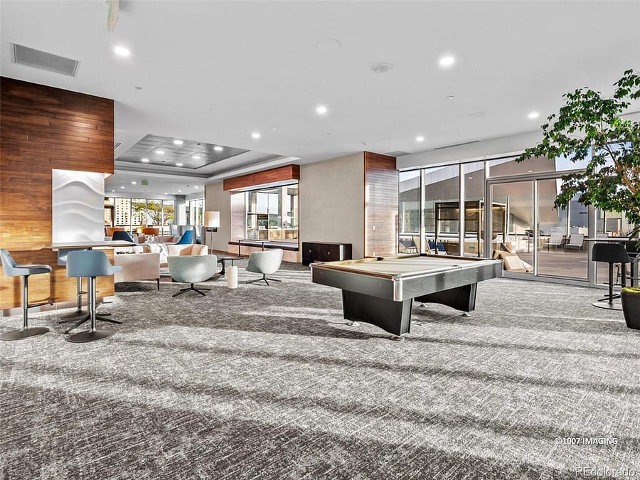 9th floor lounge