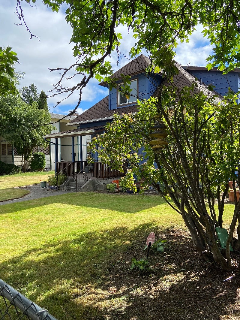 Nice yard space.