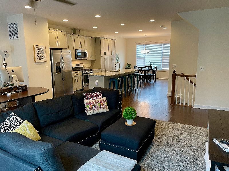 Fantastic open floor plan for the main living area!