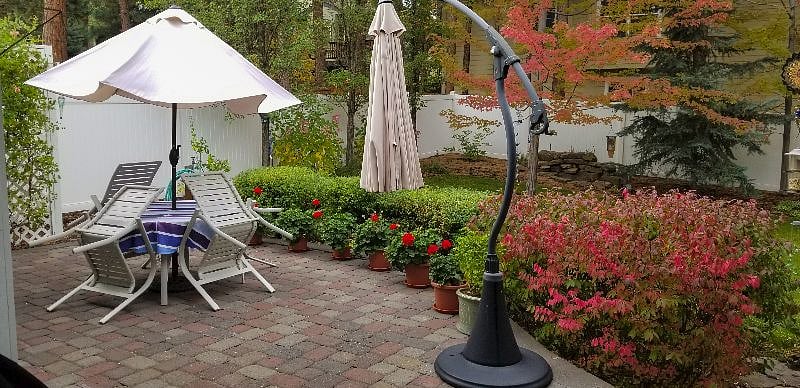 Fully fenced private yard