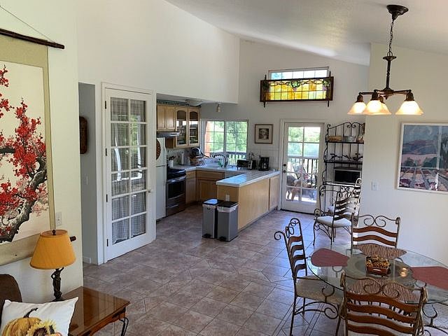 Furnished Finder property 318030_1 photo 4