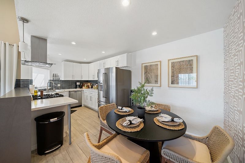 Furnished Finder property 318136_1 photo 9