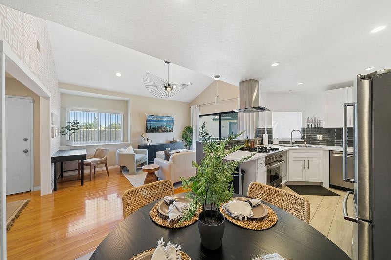 Furnished Finder property 318136_1 photo 10