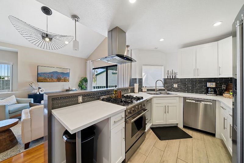 Furnished Finder property 318136_1 photo 11