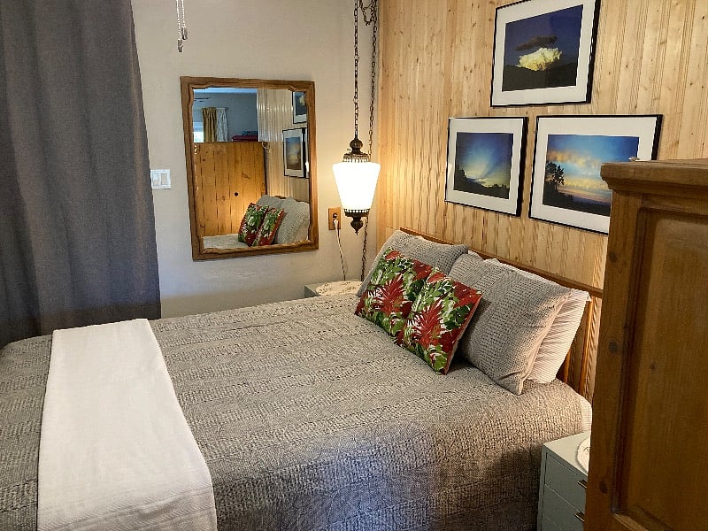 All cotton linen and a queen bed