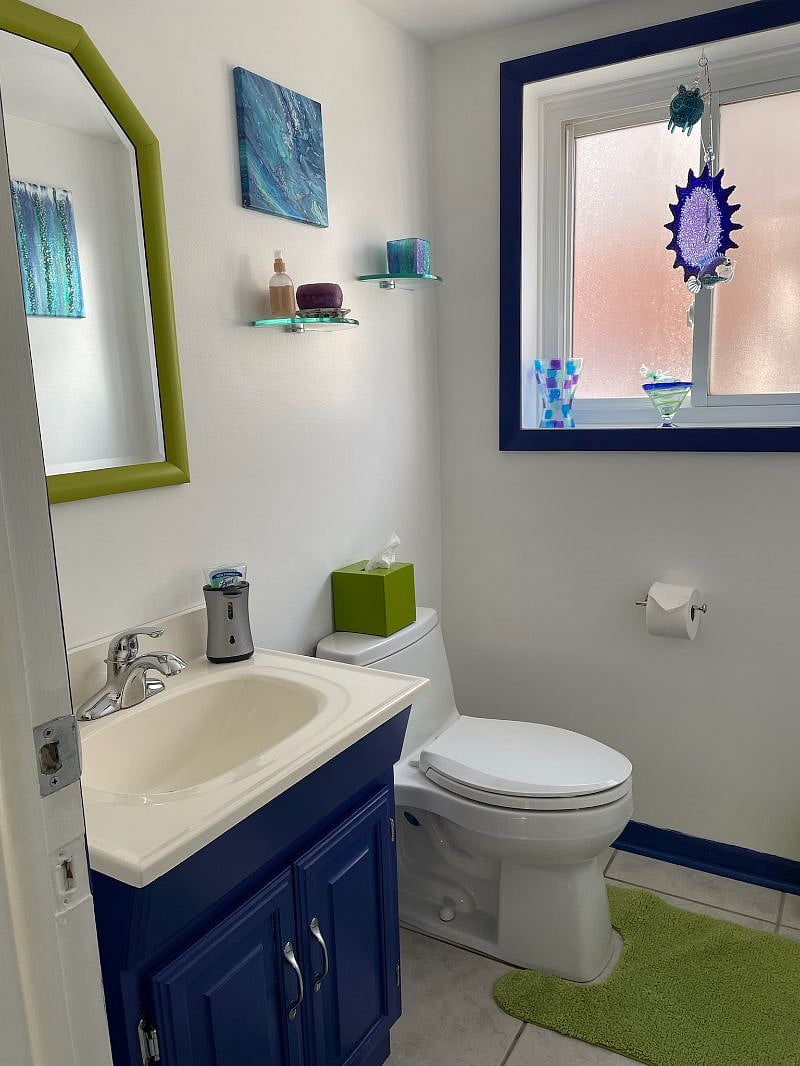 Half bath next to kitchen