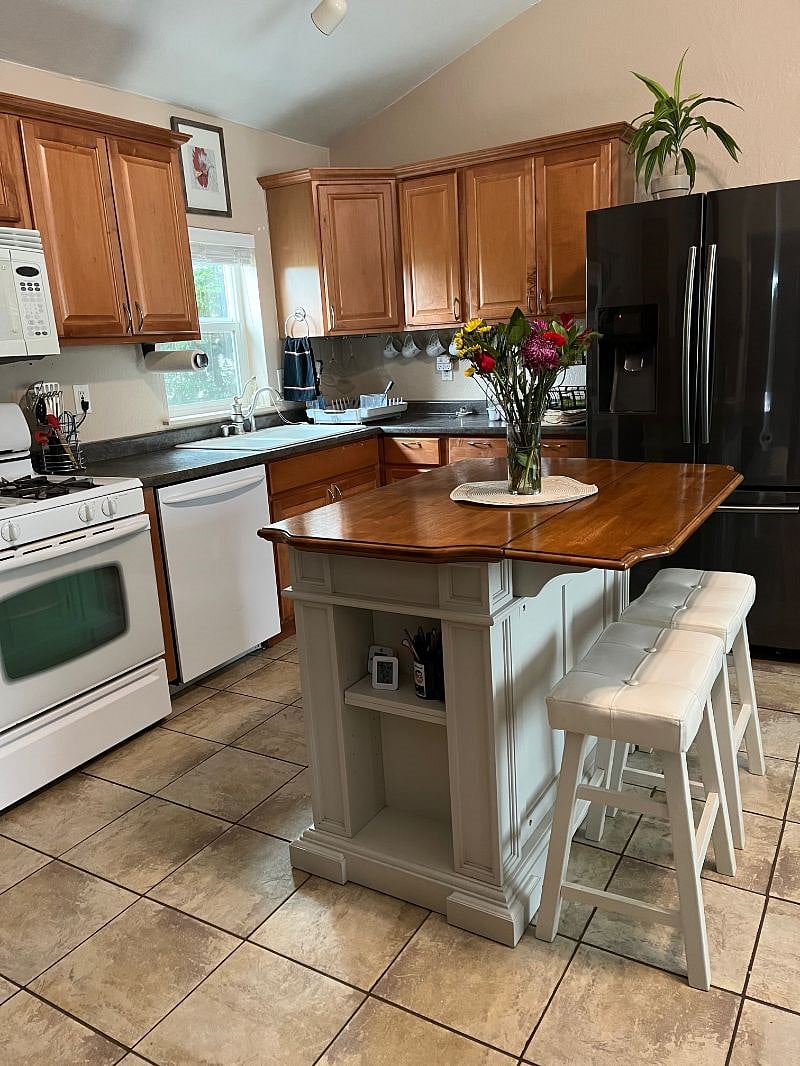 Furnished Finder property 318331_2 photo 5
